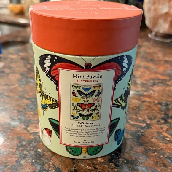 Papillons Butterflies Mini Puzzle 240 pieces -Red and Cream background - Picture 1 of 12